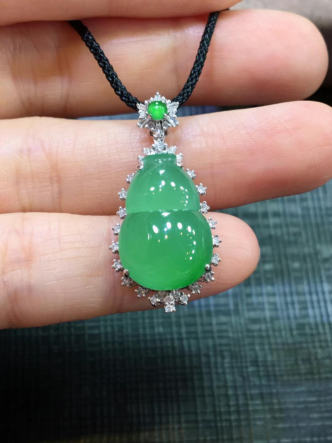 冰阳绿葫芦吊坠